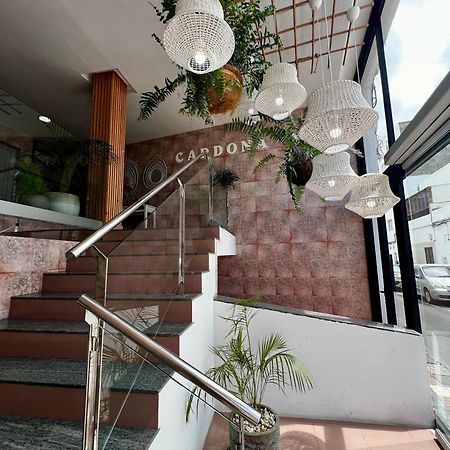 Hostal Residencia Cardona 아리시페 외부 사진