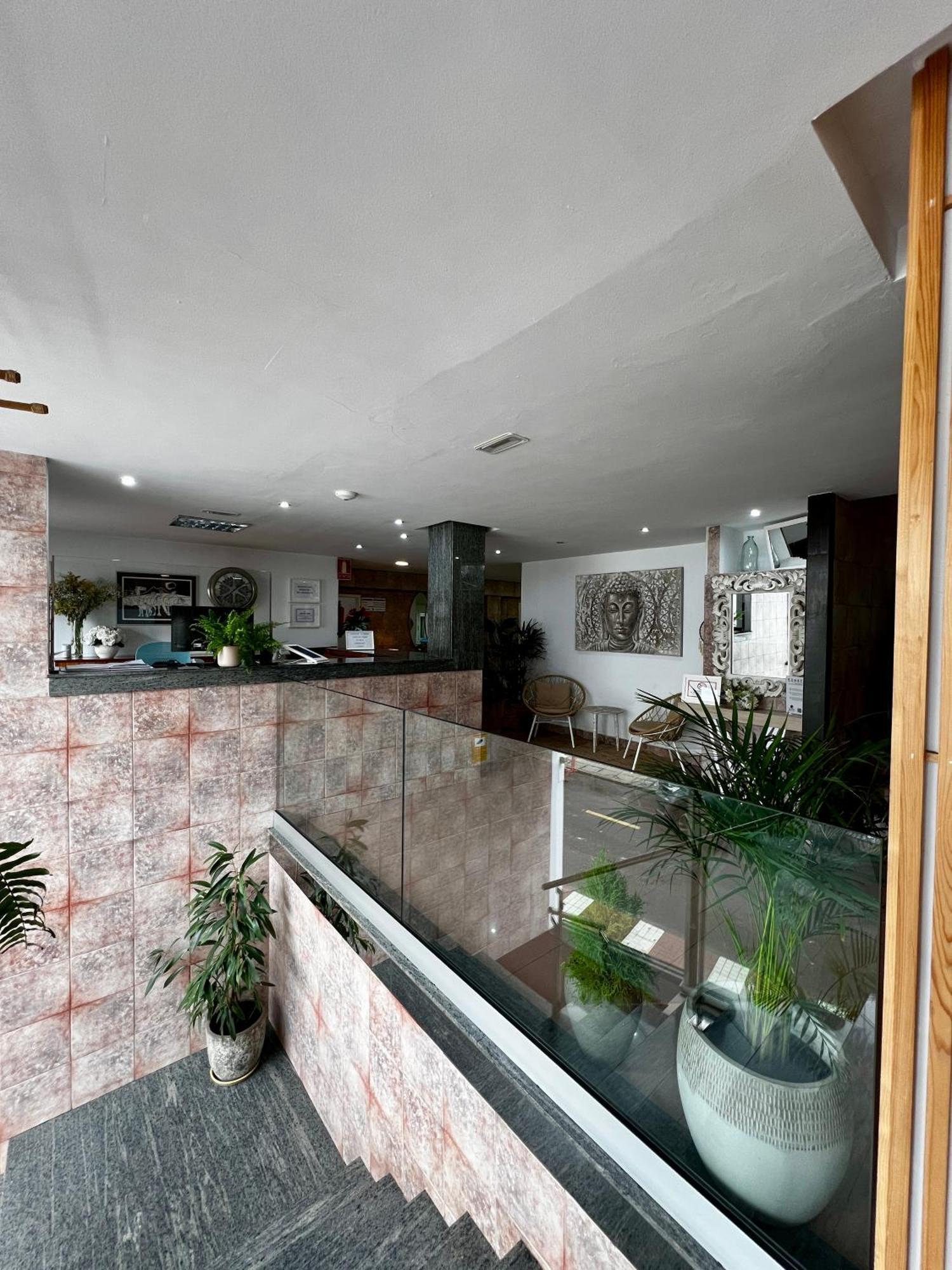 Hostal Residencia Cardona 아리시페 외부 사진