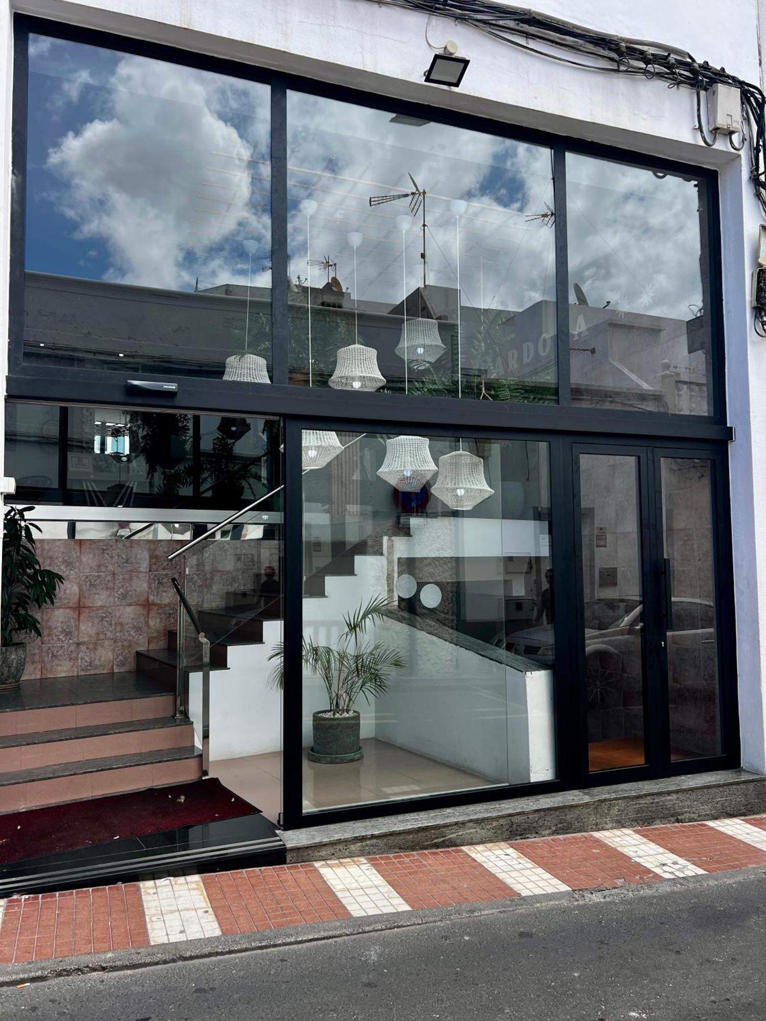 Hostal Residencia Cardona 아리시페 외부 사진