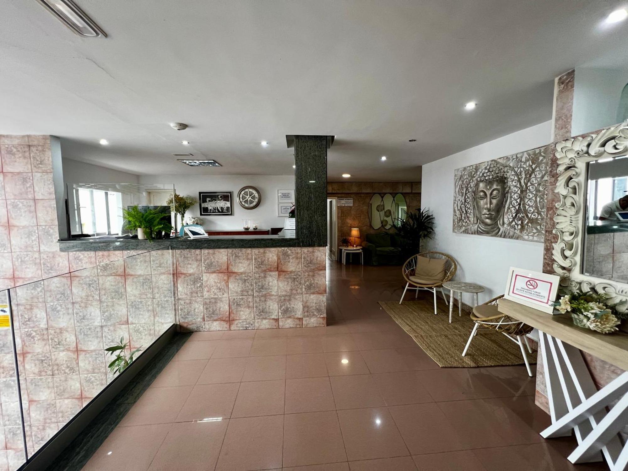 Hostal Residencia Cardona 아리시페 외부 사진