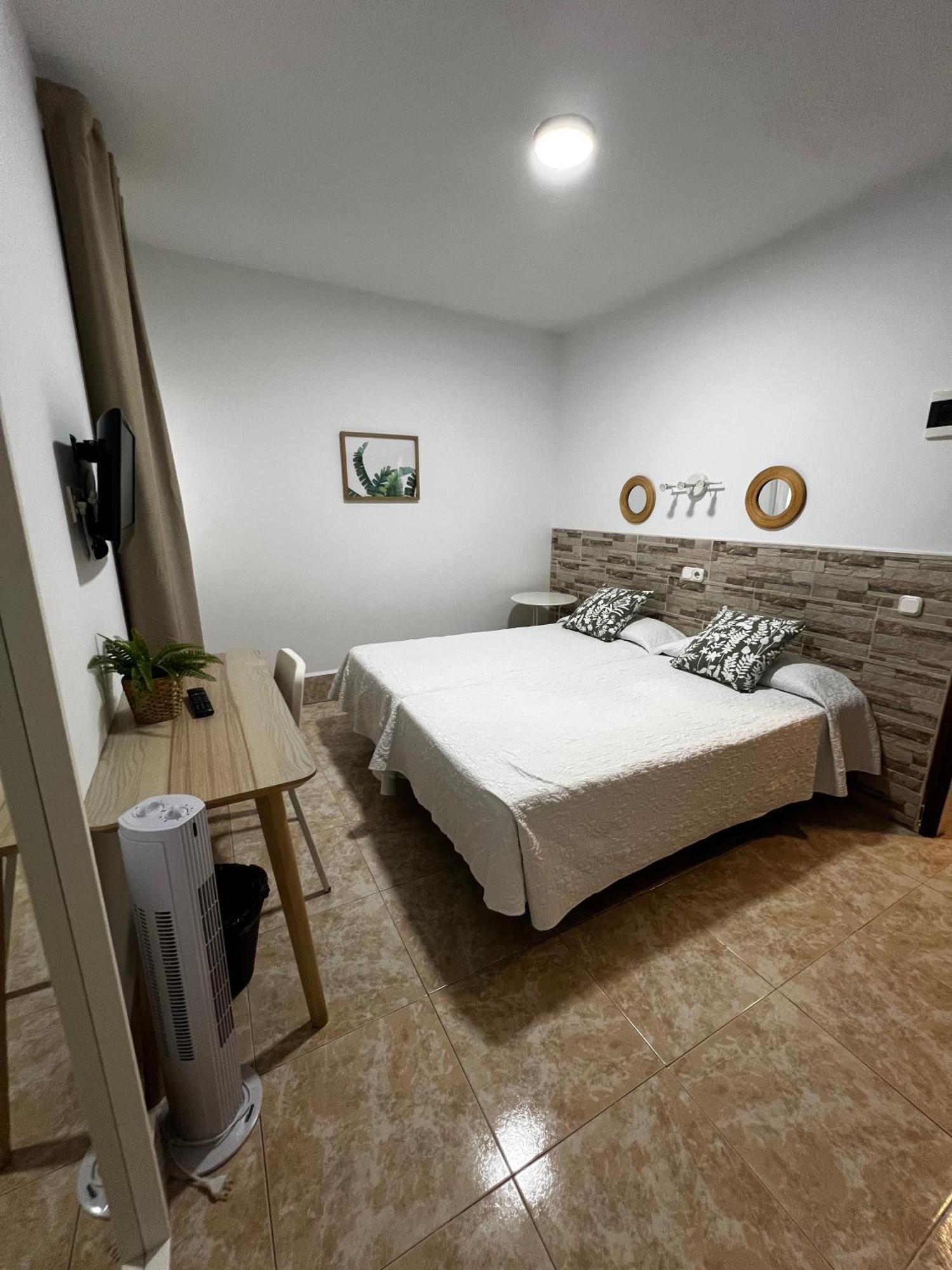 Hostal Residencia Cardona 아리시페 외부 사진