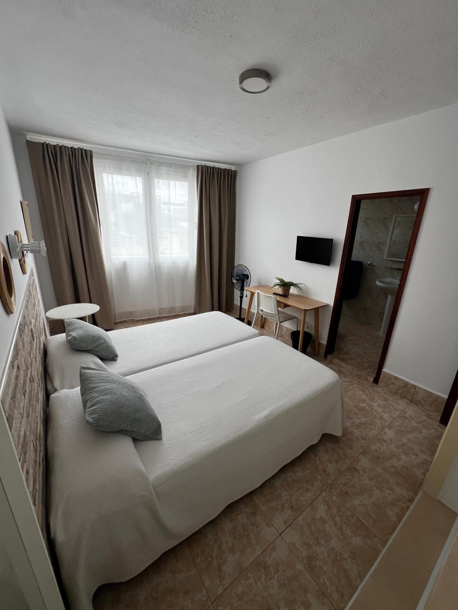 Hostal Residencia Cardona 아리시페 외부 사진